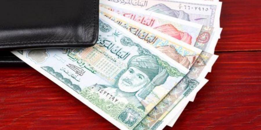 127.10 جنيه، سعر الريال العماني في البنك المركزي