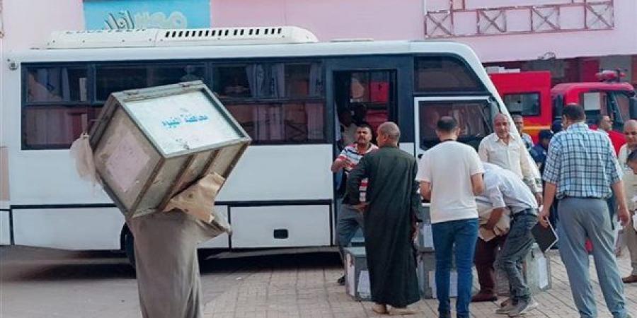 مندوبو لجان الثانوية العامة بالفيوم يتسلمون أسئلة "التفاضل والتكامل"