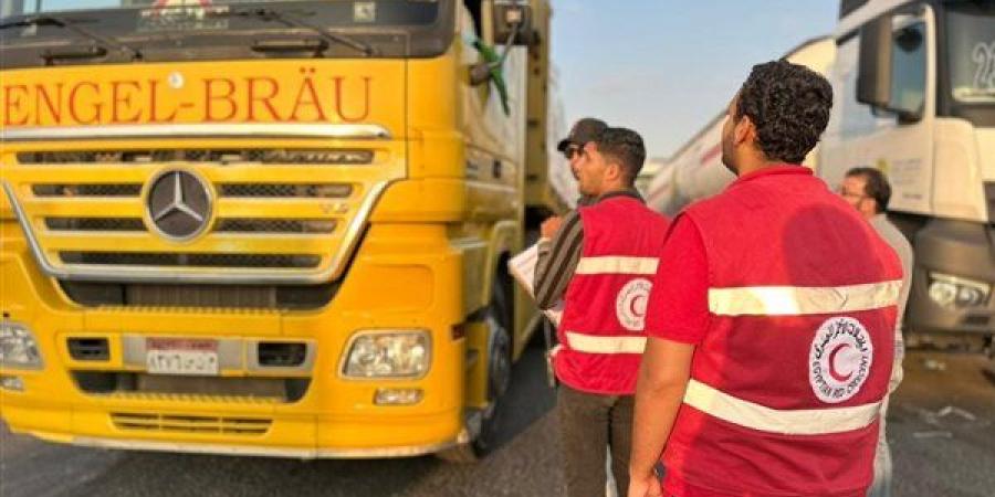 3500 طن مساعدات، قافلة مصرية جديدة تنطلق إلى غزة