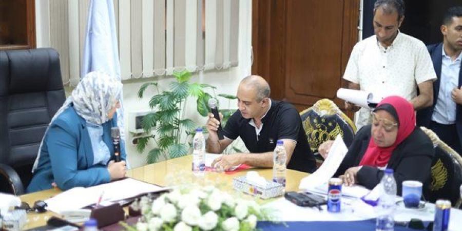 نائب محافظ الإسكندرية تعقد لقاء جماهيريا بحي العامرية لبحث لشكاوى المواطنين