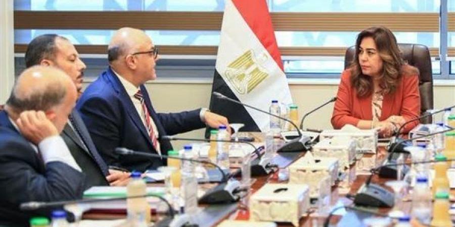 وزيرة التنمية المحلية تتابع تحسين مستوى النظافة بالإسكندرية تزامنا مع موسم الصيف