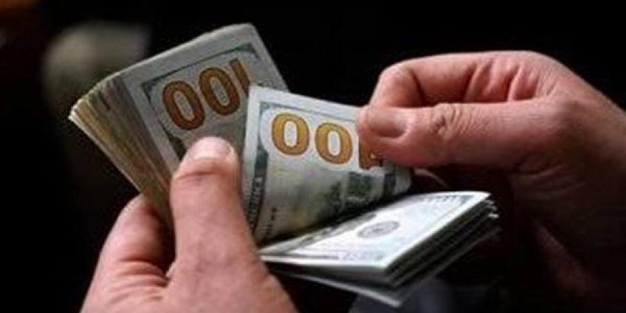 هدنة التضخم تصدم الدولار.. هل ينهي الفيدرالي حقبة القوة المطلقة للعملة الخضراء.. ولماذا لم تعد الحروب وقفزات أسعار النفط كافية لإنقاذه؟