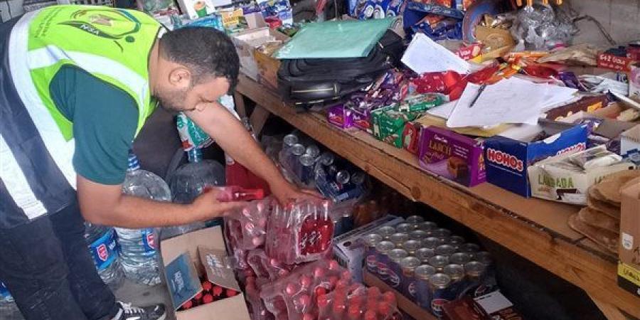 ضبط سلع غذائية مجهولة المصدر في حملات رقابية مكبرة بالإسماعيلية