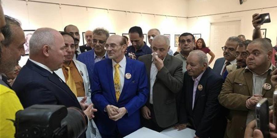 محمد صبحي ورئيس قطاع الفنون التشكيلية يفتتحان "فارس الفن العربي" (صور)