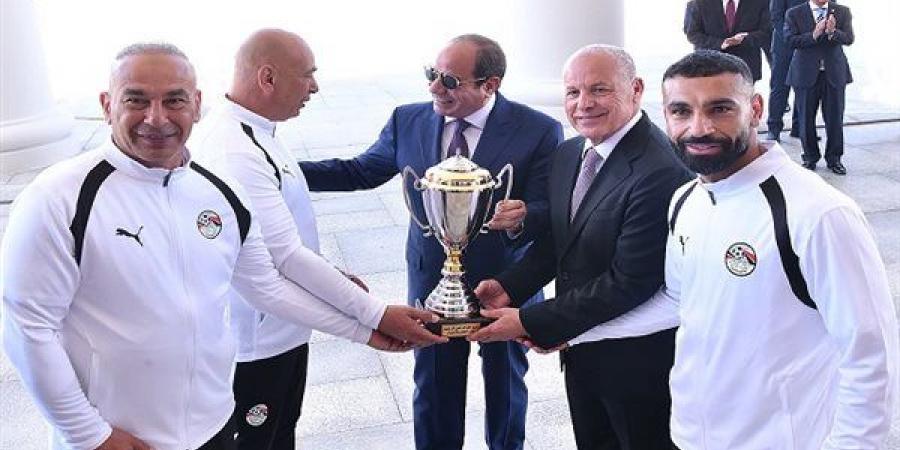 نشاط الرئيس الأسبوعي، قرار جمهوري مهم ورسائل قوية من السيسي لمنتخب مصر لكرة القدم