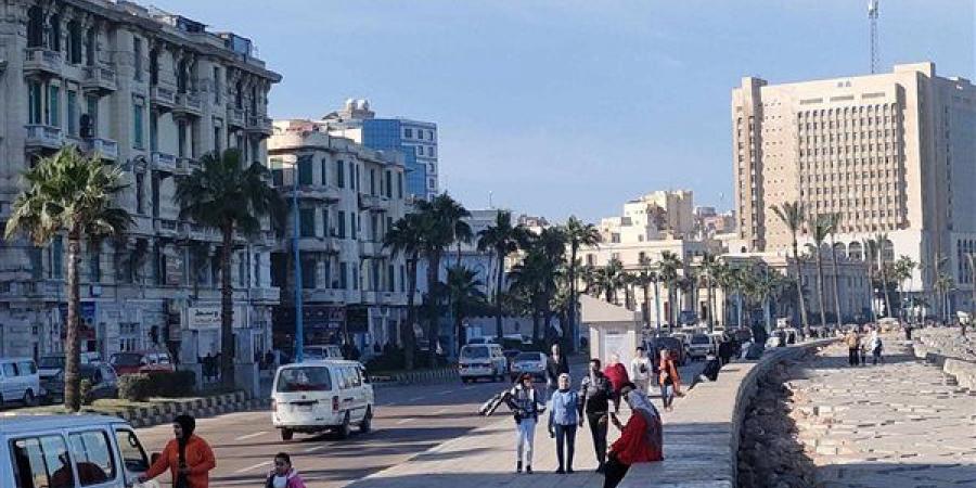حالة الطقس غدًا الأحد، الرطوبة تزيد الإحساس بالحرارة وأمطار خفيفة على 3 مدن
