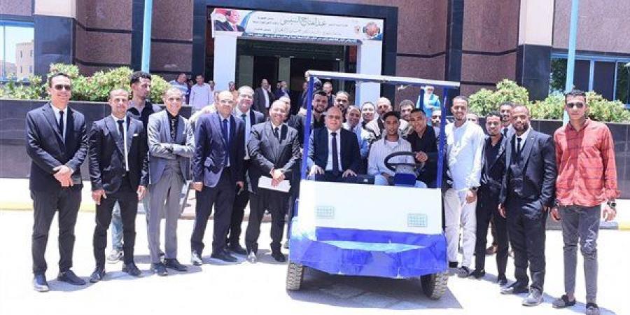 طلاب كلية التكنولوجيا والتعليم بسوهاج يبتكرون سيارة كهربائية تعمل بالطاقة الشمسية