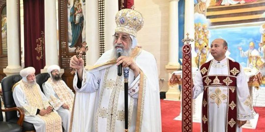 البابا تواضروس يترأس قداس رسامة كهنة جدد في دير الأنبا بيشوي