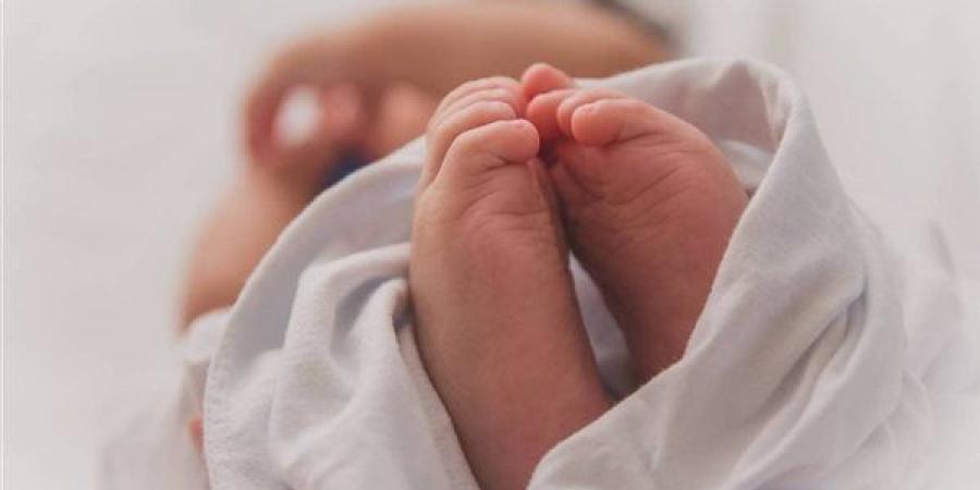 تحريات مكثفة لحل لغز العثور على جثة طفل حديث الولادة ملقاة في حديقة ب15 مايو