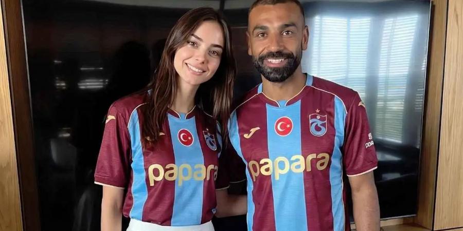 حكاية «إيشان أكسوي» التي حققت مشاهدات مليونية مع محمد صلاح في تركيا
