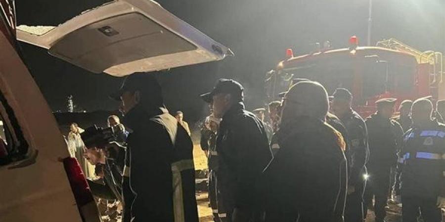 مصرع وإصابة 27 شخصًا في حادثي تصادم وانقلاب ميكروباص بصحراوي المنيا