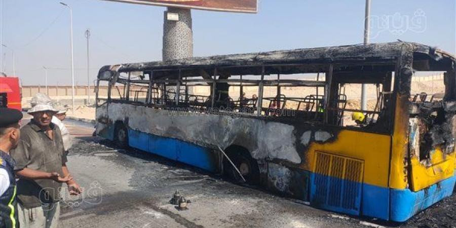 النيابة تواصل التحقيقات لفك لغز احتراق أتوبيس نقل عام بمحور المشير طنطاوي (صور)