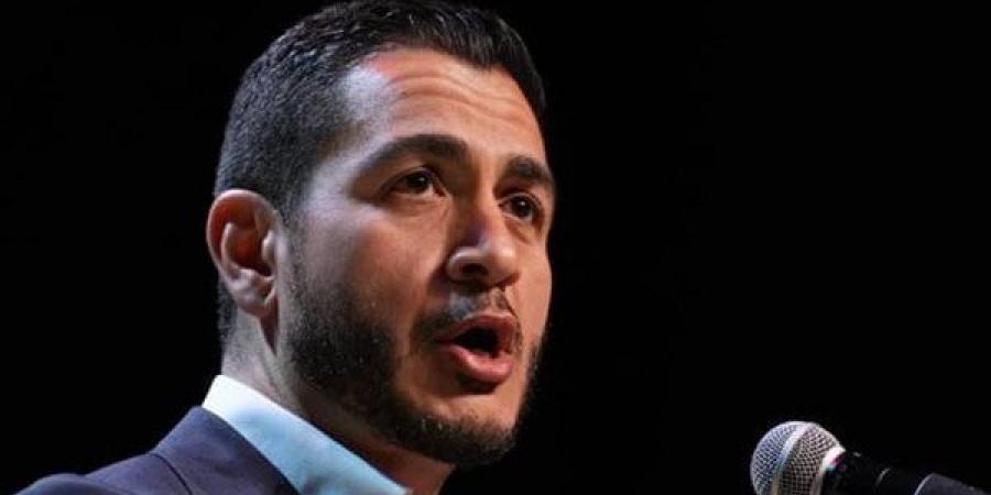 ذا جارديان: عبد الرحمن السيد يضع الديمقراطيين أمام اختبار حاسم قبل انتخابات الرئاسة الأمريكية