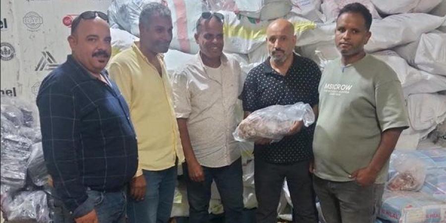 ضبط 2.5 طن مفروم دواجن منتهي الصلاحية وتحرير 49 مخالفة في حملات تموينية بالجيزة