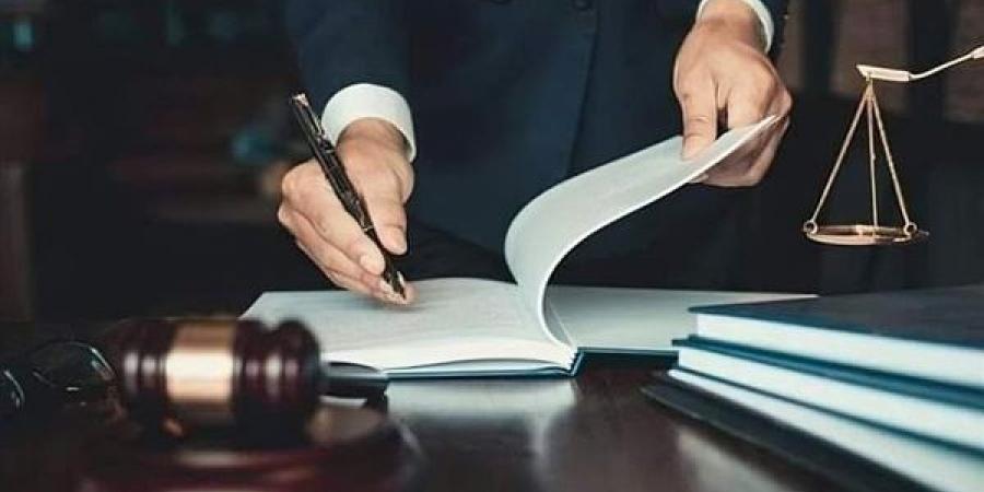 الهاتف قاد رجال المباحث إلى الخيط الأخير، 10 مشاهد تكشف تفاصيل جريمة قتل مسن ودفنه داخل غرفة بالفرافرة