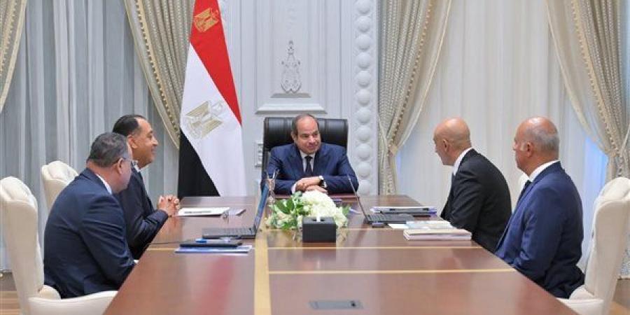 الرئيس يكلف وزيرى التعليم بتطويرالمنظومة التعليمية وتأهيل الطلاب بأحدث المعايير.. إعداد أجيال مؤهلة بأحدث الوسائل العلمية لمواكبة احتياجات سوق العمل.. تنفيذ إجراءات الرقمنة