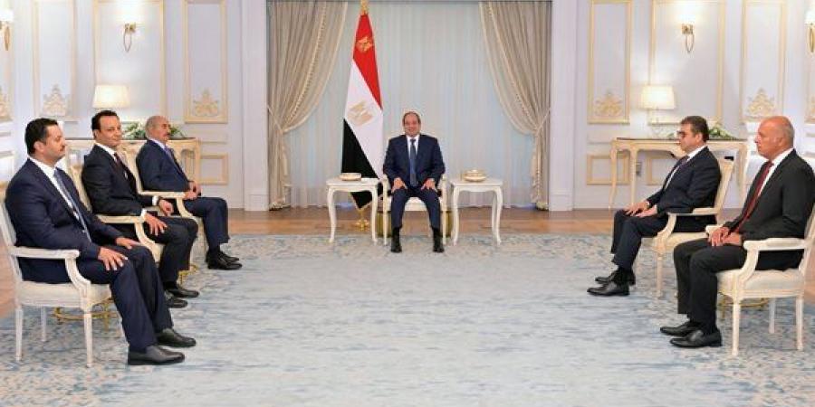 الرئيس السيسي يستقبل خليفة حفتر بحضور رئيس المخابرات العامة (فيديو)