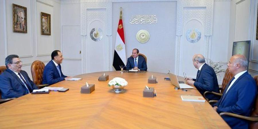 السيسي يتابع جهود تحديث البنية التحتية للمطارات وزيادة طاقاتها الاستيعابية وتحسين مستوى الخدمات (صور)