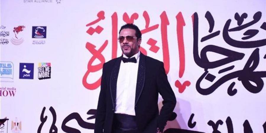 حمزة العيلي خلال تكريمه بالمسرح التجريبي: لما اتولدت خدت أول سوكسيه في حياتي (فيديو)