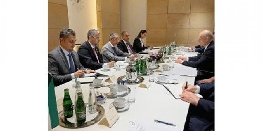 نائب وزير الخارجية يبحث مع نظيره الپولندي التطورات الإقليمية والدولية