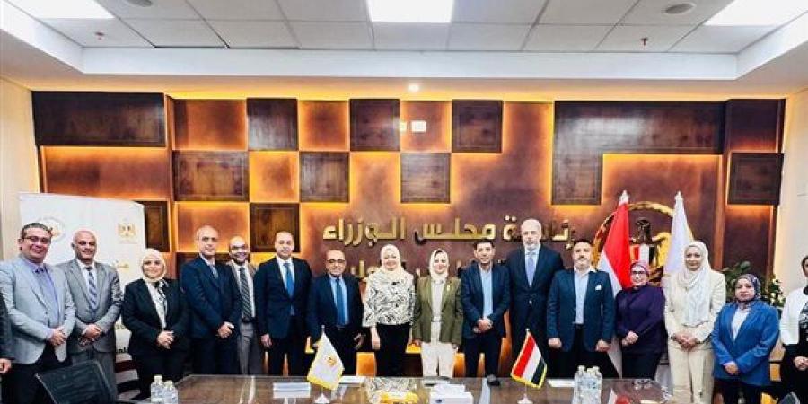 "تطوير التعليم" ينظم مائدة مستديرة لبحث سبل تطوير منظومة العمل الحر وريادة الأعمال
