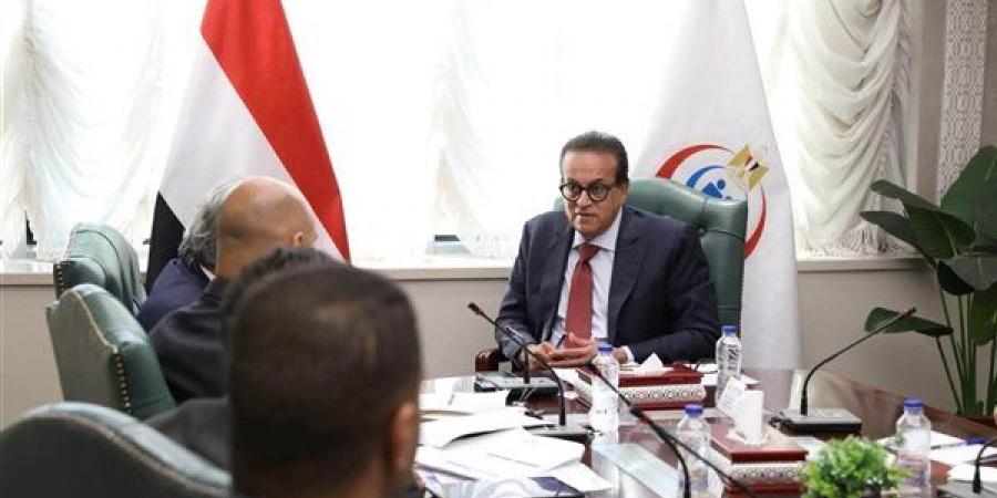 وزير الصحة يبحث مع وفد “فيليبس” العالمية توطين صناعة الأجهزة الطبية المتقدمة بمصر