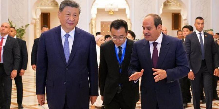 السيسي ينجح في الحفاظ على مصالح مصر بملفات الأمن والاستقرار والتنمية.. التمسك بسياسة الاتزان الاستراتيجى كوجهة للسياسة الخارجية المصرية.. والتغلب على التحديات العالمية
