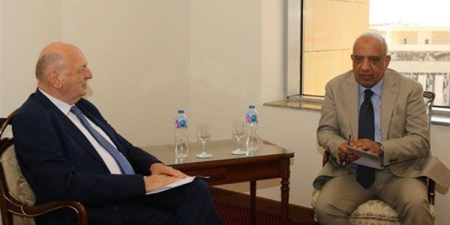 محمود عصمت: الربط الكهربائي مع أوروبا يعزز مكانة مصر كمركز إقليمي للطاقة