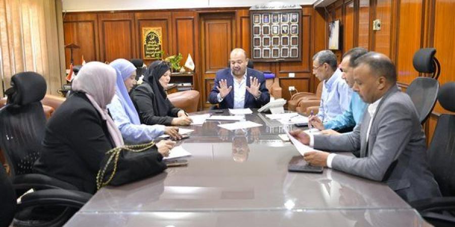 محافظ قنا يوجه بدعم الطلاب الفائزين في "تحدي القراءة العربي"