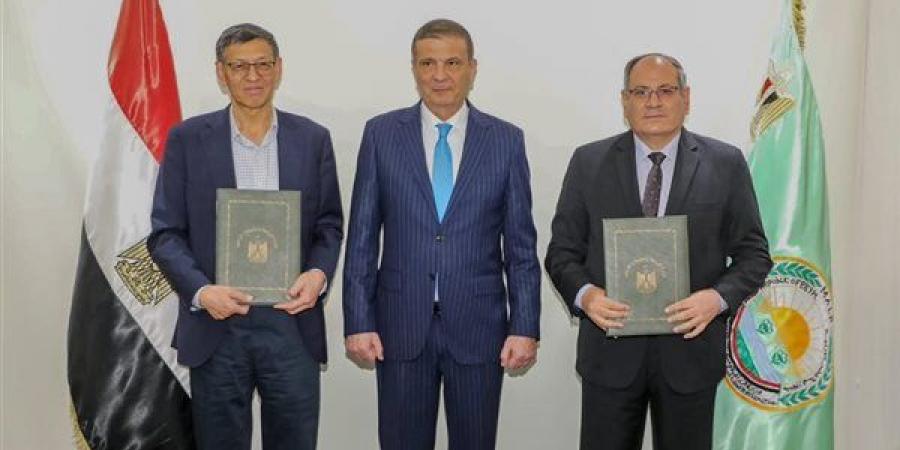وزير الزراعة يشهد توقيع بروتوكول تعاون بين «البحوث الزراعية» وجامعة الصين