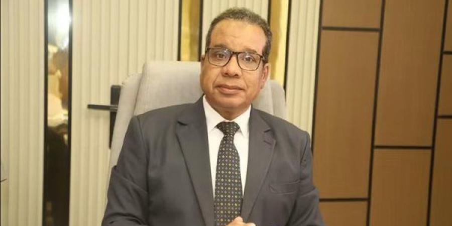 نائب رئيس جامعة قنا يترأس اجتماع معايير الأمن والسلامة