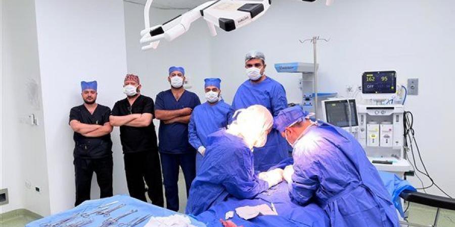 مستشفى القناطر الخيرية العام يصلح عيبا خلقيا بجدار بطن رضيع عمره يومان