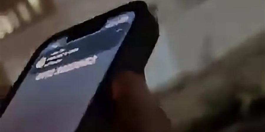 أب ينتحل صفة رئيس مباحث ويهدد ابنه لمنعه من استخدام الهاتف في الألعاب (فيديو وصور)
