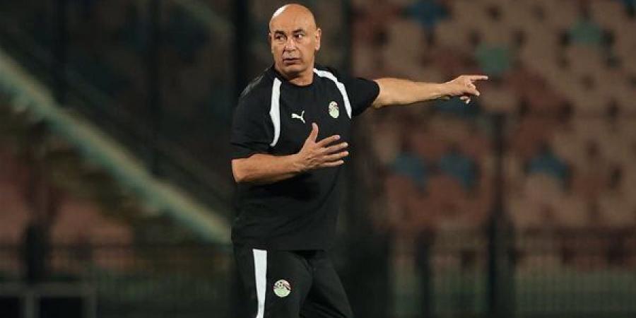 نجم الأهلي السابق منتقدا حسام حسن: بيكسب عداوات اللاعبين