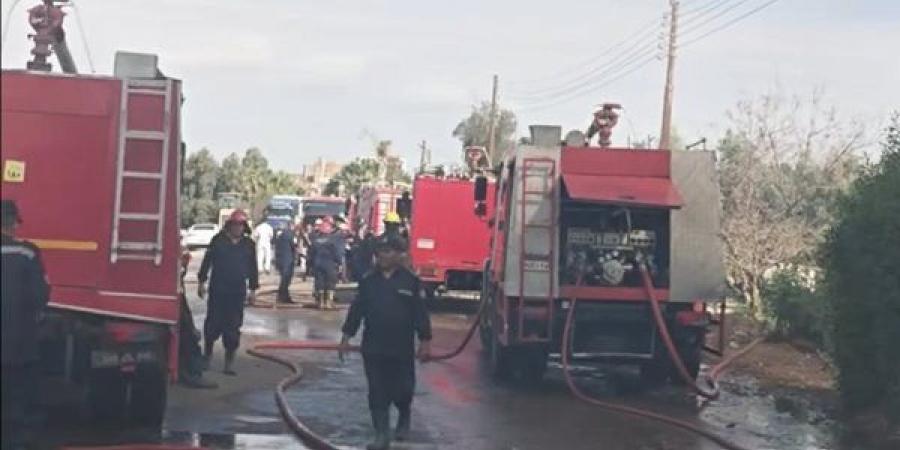 ماس كهربائي وراء إصابة شخصين في حريق محل بالعمرانية