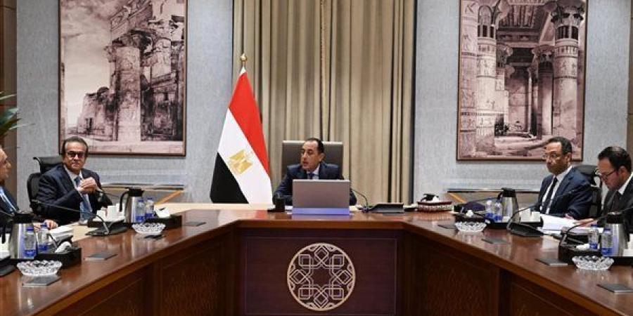 الحكومة تستعد للمواجهة، مدبولي يطالب الوزراء برصد ملاحظات المواطنين قبل مؤتمر أكتوبر