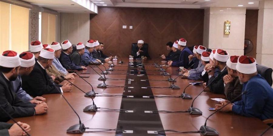 استجابة لتوجيهات الرئيس بحماية الوعي، أمين البحوث الإسلامية يوجه بتكثيف الخطاب الدعوي