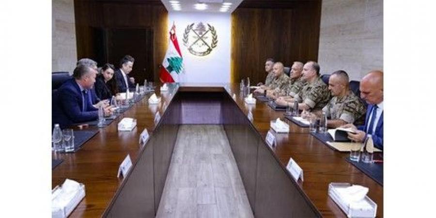 العماد هيكل يناقش ووفد الكونغرس التحديات التي تواجه الجيش