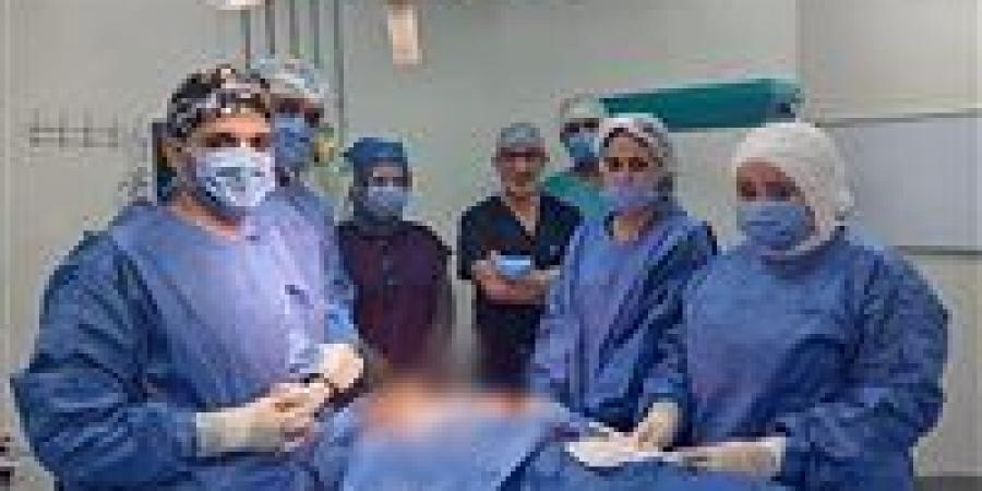 إنجاز جراحي نادر بأسوان.. استئصال غدة لعابية متكلسة بالكامل بعد معاناة 5 سنوات