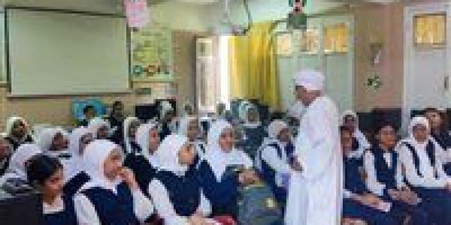 «كوني قائدة».. ورشة تدريبية لطالبات الثانوية بأسوان لتنمية مهارات القيادة