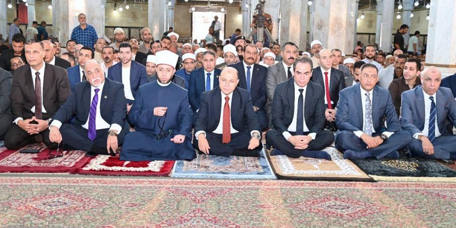 وزير الأوقاف ومحافظ الغربية ورئيس الوطنية للإعلام يؤدون صلاة الجمعة بمسجد السيد البدوي