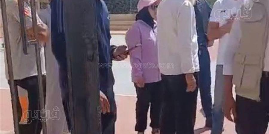 دون مرافقين، وزير الرياضة يفاجئ عددا من مراكز شباب مطروح لمتابعة مستوى الخدمات