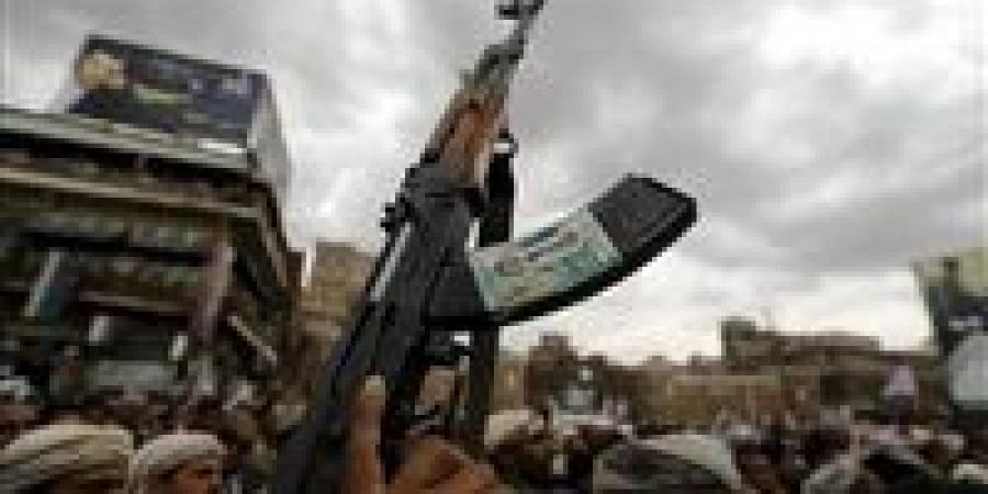 من الاتصالات إلى المدارس.. جرائم الحوثيين تطال كل تفاصيل الحياة في المخا