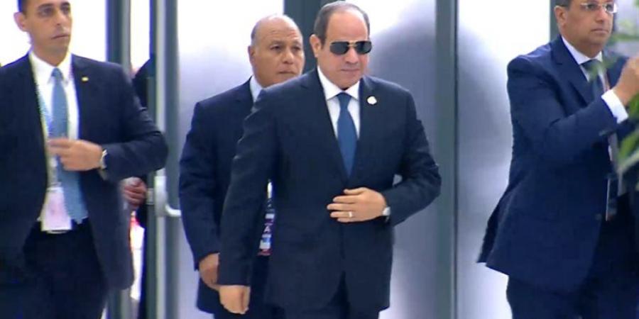 السيسي يتفقد أجنحة البنك الأفريقي والنيباد ومصر بمنتدى العلمين أفريقيا