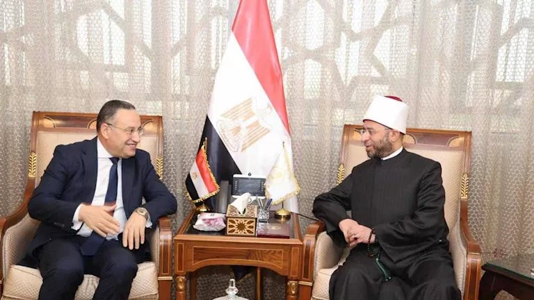 وزيرا الأوقاف والتعليم العالي يبحثان تعزيز الوعي وترسيخ القيم الإيجابية