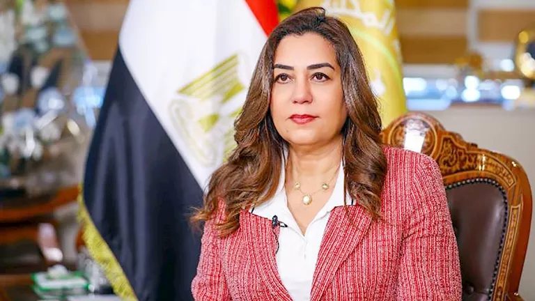 منال عوض: نعمل على تعديل نموذج 8 للسماح للمواطن بصب السقف