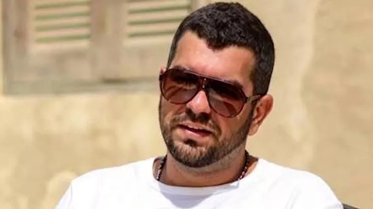 أحمد حسن راؤول ينعي طارق توكل: "الحقوا الناس قبل ما تضيع من إيديكم"