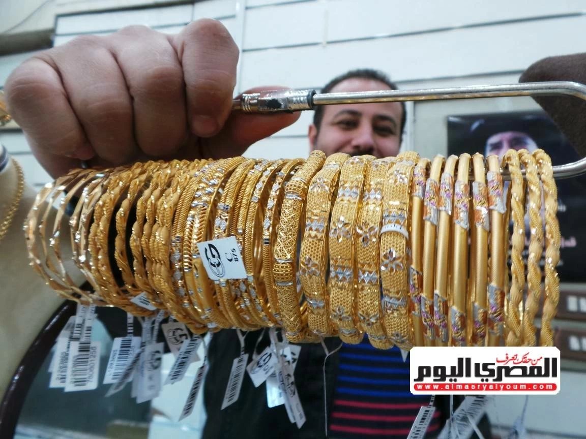 الذهب ينهي الأسبوع على ارتفاع عالمي.. والسوق المحلي يستقر عند 6150 جنيهًا