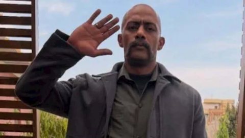 صورة- محمد رمضان مع إسعاد يونس في كواليس "عشماوي" ويعلق: "أمي صاحبة السعادة"