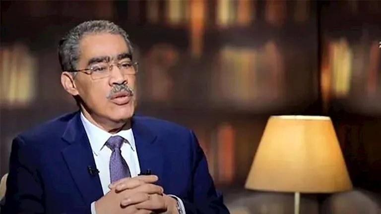 وزير الدولة للإعلام يهنئ ميار بطلة تحدي القراءة العربي ويدعوها للقائه بمكتبه